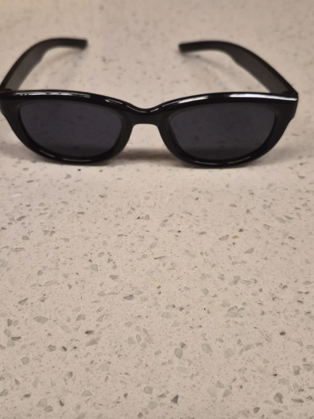 Classic Black Men's Sunglasses - Timeless Cat-Eye Frame
